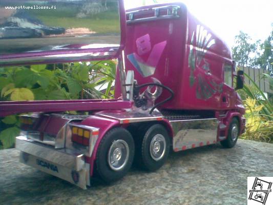 scania longline
scanian nuppi takaa tarkemmin.
