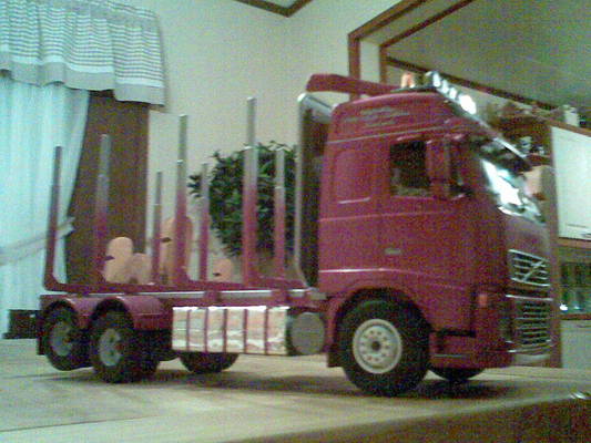 volvo fh 16 660
auto toiselta puolen.
