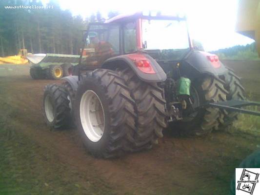 Valtra t170
Valtra suolla
Avainsanat: Valtra