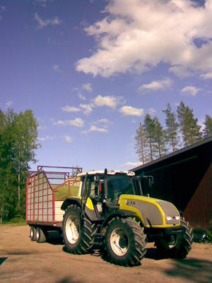 valtra t130
