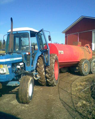 Ford 7610 ja livakka
Avainsanat: Ford 7610