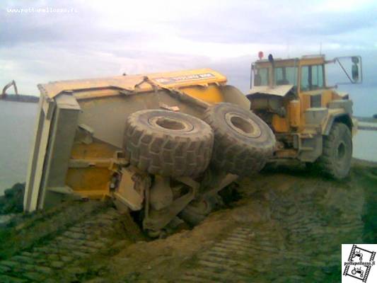 Volvo Bm
Sama kuin edellisessä
Avainsanat: volvo bm maansiirto