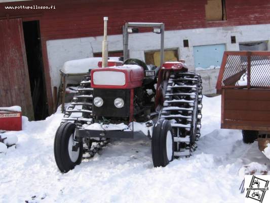 MasseyFerguson 165
Avainsanat: massikka 165 mf tela