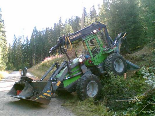 Lännen 860S 
Haruksen kaivua
Avainsanat: lännen