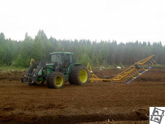 peura kääntelemässä
john deere 6310
Avainsanat: john deere