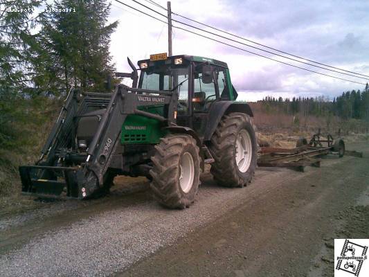 Valtra Valmet 6550
Tien lanausta. 
Avainsanat: 6550