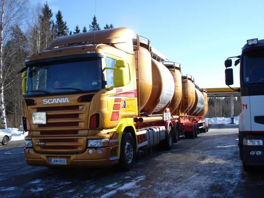 Laukaan Rahtiautojen Scania R480
Laukaan Rahtiautot Oy:n Scania R480 pönttöauto.
Avainsanat: LaukaanRahtiautot Scania R480 Shell Hirvaskangas 19