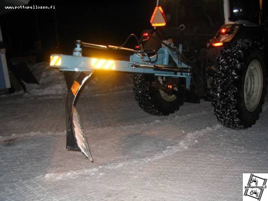 Järeä perälevy
Siinä se on tositoimissa ollut!!!
Avainsanat: takalana, perälevy, lana