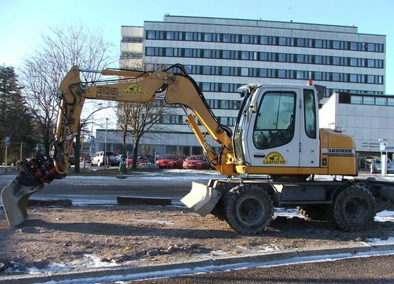 Liebherr 309 Litronic
Maanrakennus Oy Laatutyö
Avainsanat: Maanrakennus Laatutyö Liebherr 309 Litronic