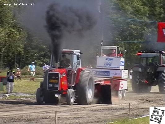 MF 699
Piikkiön tractor pulling SM-osakilpailu ja farmi 3500kg
