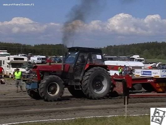 Ursus 1224
Piikkiön tractor pulling SM-osakilpailu ja farmi 6000kg
