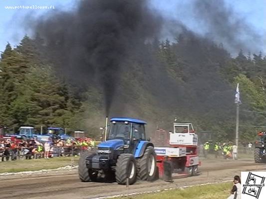 NH TM 155
Piikkiön tractor pulling SM-osakilpailu ja farmi 8500kg
