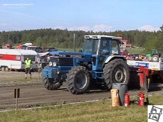 Ford TW-35
Piikkiön tractor pulling SM-osakilpailu ja farmi 8500kg
