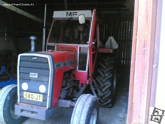 massey ferguson 265
siinä on kova kone:)
Avainsanat: massey ferguson 265