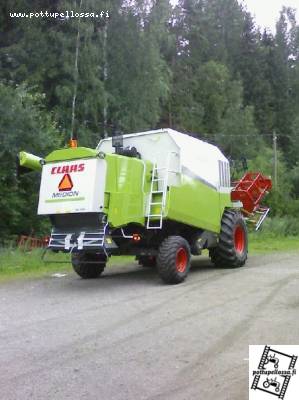 Claas Medion 310
Tuolla pitäis syksyn viljat saada talteen.
Avainsanat: Claas