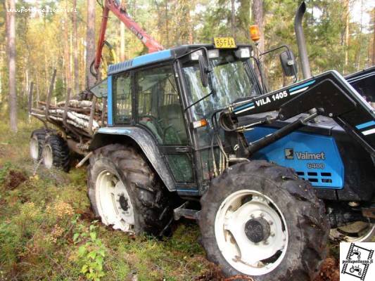 Mezzo ja melkein upottava metsäreissu
Juu, joutu vekslaan ja heti rupee maat pettämään kun hieroo samaan kohtaa pariin kertaan...
Ei onneksi pahempaa,
Avainsanat: mezzo valmet metsa kronos patu