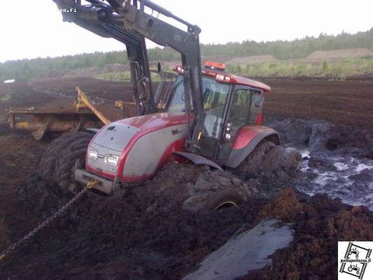 Valtra t170
Tällaista sattuu ku on kiire kaupungille..
