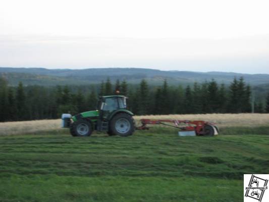 Toinen rehunteko
Kuvassa Deutz ja Kuhn FC 300 G
Avainsanat: Deutz Kuhn