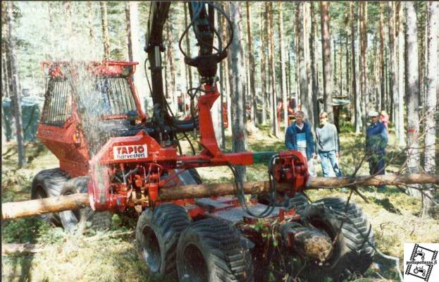 Norcar 480 + Tapio
Ensimmäinen (?) Norcarin motokokeilu metkossa.480+Tapio sykeharvesteri.
Avainsanat: Norcar 480 + Tapio