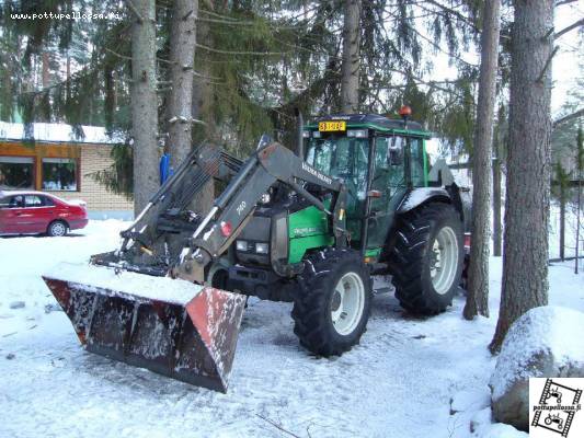 Valtra Valmet 800
valmiina lumitöihin
