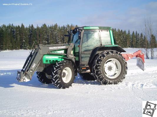 Valtra Valmet 6550 & VM
Jääradan aurausta
Avainsanat: Valtra Valmet 6550