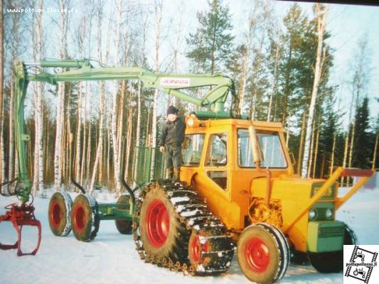 mehtäkones
massikan teollisuusmalli.. kattokurmaajalla.. ja itte tehdyllä kärryllä.. juuri maalattu ja laitettu kuntoon... 
Avainsanat: teollisuusmassikka