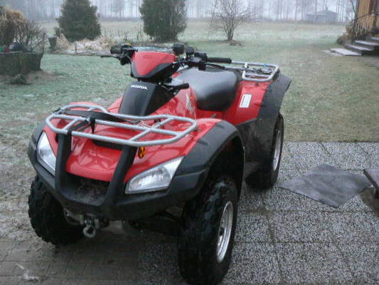 honda rincon 680
ostimme kaverin kanssa 2 tuommosta..
