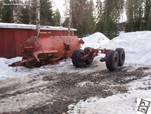 Paali kärry rojekti
Toi akseli pitäs laittaa paali kärryihin
