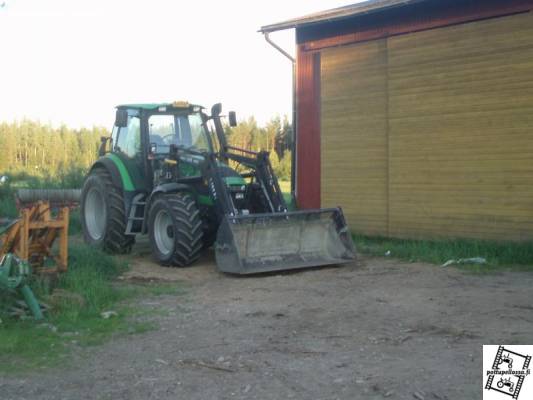 Deutz- Fahr 135 muistaakseni...
Tommonen oli eksynyt pihalle
Avainsanat: deutzi