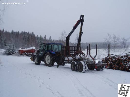 Mehtä yhristelmä
Nh tl100 & 10 tonninen Evi
Avainsanat: newholland