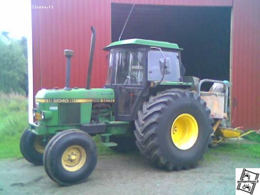 John Deere 2040 turbolla
kivasti pyöri betonimylly, tahtoo vain keulasta loppua paino...
Kuvan laadun takaa Nokia 5140
