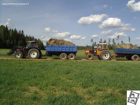 Valtra 6850 HTT ja Valmet 1203
"Paa palio ja painele. Paa niin notta yli tursuaa."
Avainsanat: Valtra Valmet 6850 1203