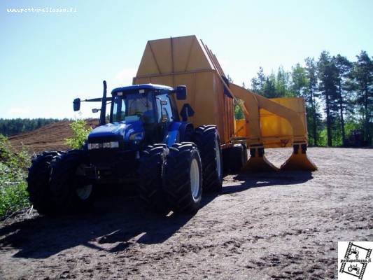 Nostoyhdistelmä
New Holland TM120 ja Raussin 40mÃƒâ€šÃ‚Â³ imuri
Avainsanat: new holland raussi