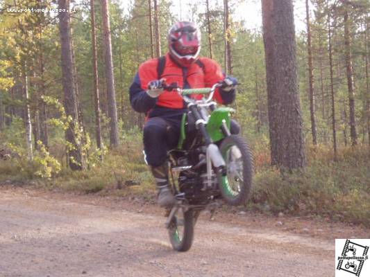 Samurai 150
Tulipahan laitettua tommonenki. Hauska peli. Voimaaki on ajettavuuteen nähden riittävästi.
Avainsanat: Mika Raetsaari