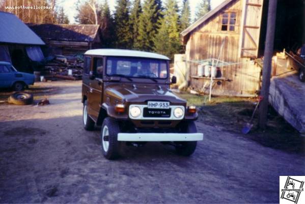 Toyota Landcruiser BJ40
U wanna go ööff-röud?
Vinssi puuttuu vielä tossa vaiheessa,
Avainsanat: Toyota landcruiser bj