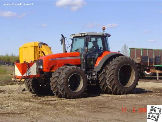 Massey Ferguson 8240
Avainsanat: 8240