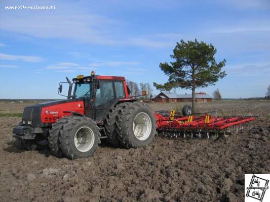 Äestystä keväällä 2006
Valmet 8400 -98 & Tume Nordic 7206 -98
Avainsanat: Tume 8400 Valmet