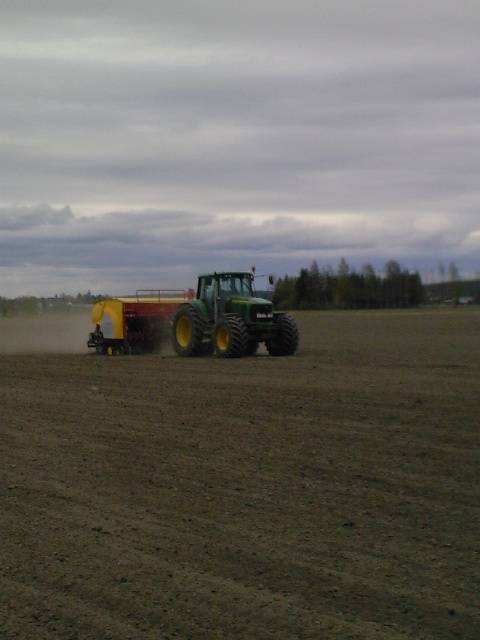 John-Deere 6620 & Junkkari super seed 3000
IMO:n kylvö yhdistelmä
Avainsanat: John-Deere 6620 Junkkari super seed 3000