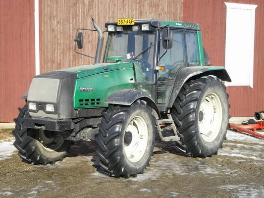 Valtra 8150
