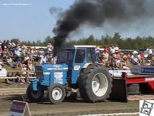 Ford 5000
Alahärmän tractor pulling SM-osakilpailu ja farmi 3500kg
