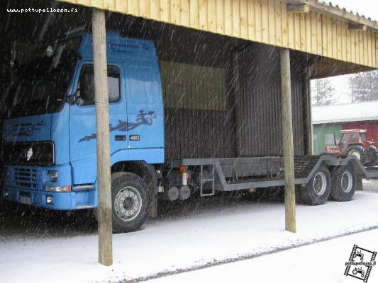 Volvo FH 12
Meidän lavetti
