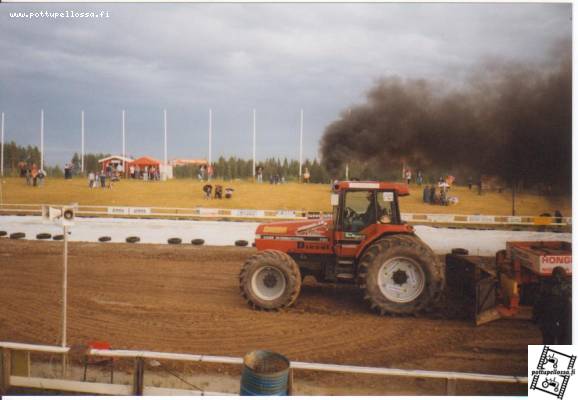 Case ih magnum 7120
Jurvan tractor pullingin SM-osakilpailu,farmi 8000kg
Avainsanat: vee856