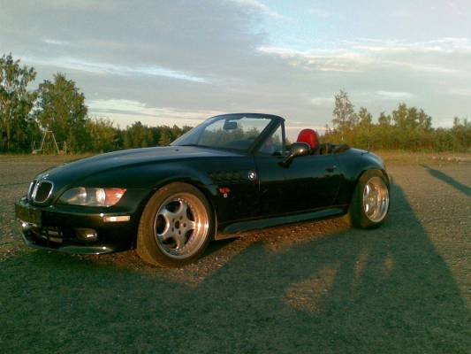 Sateentekijä
BMW Z3 
Avainsanat: BMW Z3