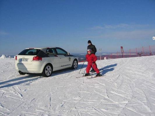 Audi A3 Quatro
Rukan huipulle ajettuna talavella -05
Avainsanat: Audi