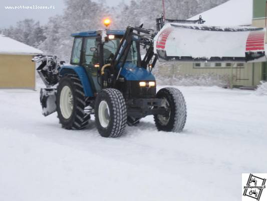 TS 100, Leppä 255 HD ja Blizzard-lumiaura
toimiva kokonaisuus
Avainsanat: new holland