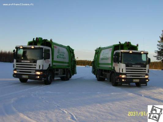 Scaniat P94DP Norban pakkaajilla
Siinä kaks meitin kolmesta pakkaaja autoista
