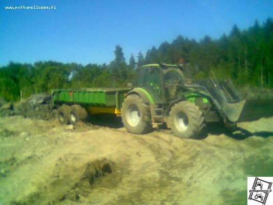 deutsi 135mk3 + Tempo E14
"dumpperin" eikä kuorma-auton korvaaja 
Avainsanat: deutz-fahr 135 tempo E14