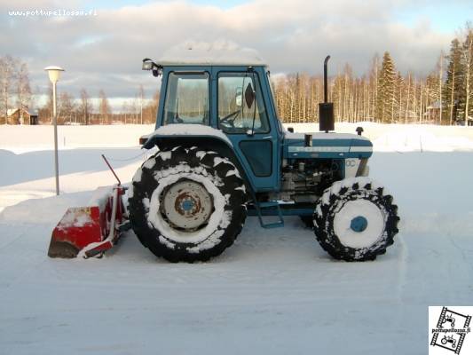 Ford 5610 vm. 83
Tämmönen moottorikola meillä
Avainsanat: ford