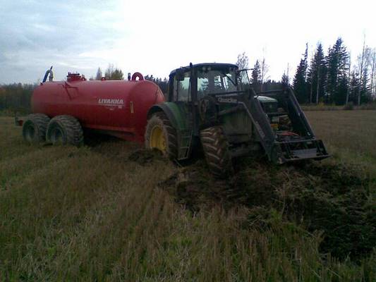 JD 6620 ja livakka
Sinne istu
Avainsanat: jontikka