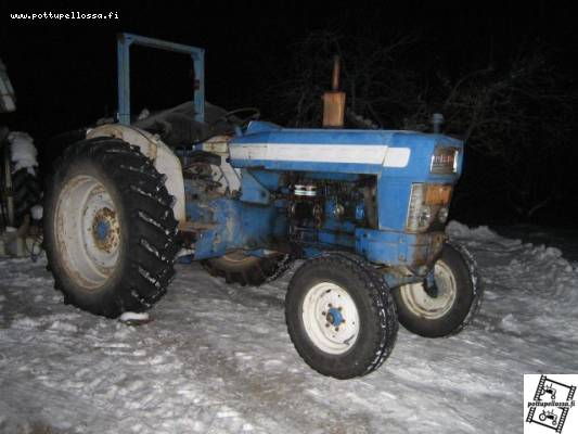 Ford 5000 -65
Foortti kylmissään.
